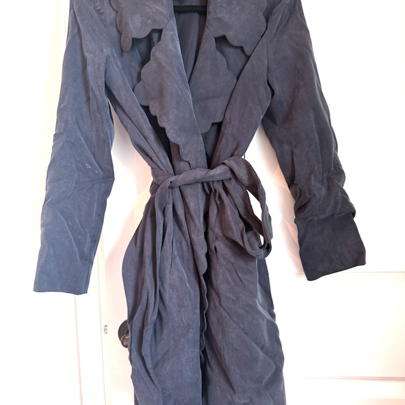 Club Monaco Frederrika Scalloped Navy Blue Trench Coat. Size Medium - Picture 7 of 10